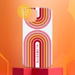 Zonnerood Oranje-roze 70-geïnspireerde lijnkunstbo iPhone 15 Pro Case<br><div class="desc">Een bohemisch gebogen ontwerp met een gestreept patroon en cirkelvormige vormen in roze,  oranje en baksteenrode zonnekleuren. Een gewaagd maar minimaal ontwerp met een optioneel gebied om tekst toe te voegen.</div>