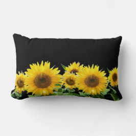 Zonneschermen op zwart kussen