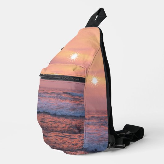 Zonneschijn over het zee sling bag (Rechterhoek)