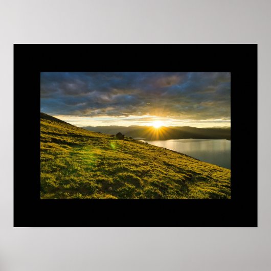 Zonnestraal over de bergen poster (Voorkant)