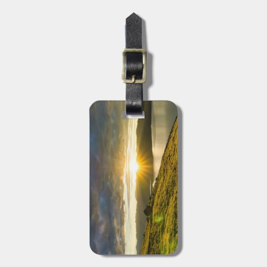 Zonnestraal over het Bagagelabel van de bergen (Voorkant verticaal)