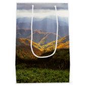 Zonnestralen boven het Shirakami-Sanchi-gebergte Medium Cadeauzakje (Achterkant)