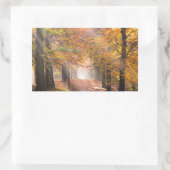 Zonnestralen in een herfstbos rechthoekige sticker (Tas)