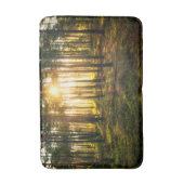 Zonnestralen in het dennenbos badmat (Voorkant Verticaal)