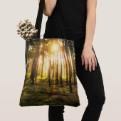 Zonnestralen in het dennenbos tote bag (Dichtbij)