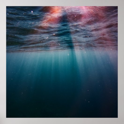 Zonnestralen onder water poster (Voorkant)
