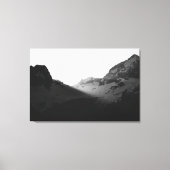 Zonnestralen over de bergen canvas afdruk (Voorkant)
