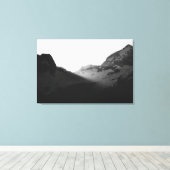 Zonnestralen over de bergen canvas afdruk (Insitu (Houten vloer))