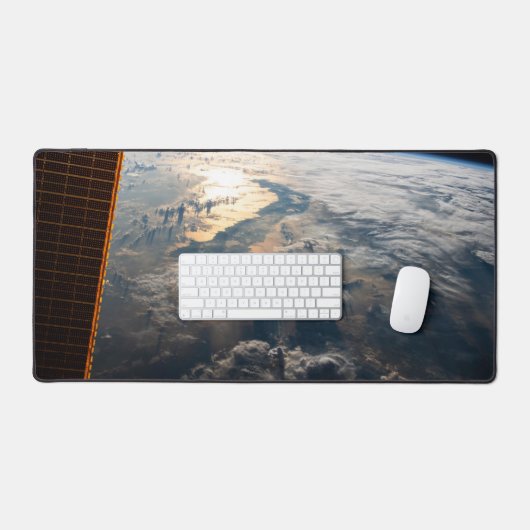Zonnestralen van Celebes Zee in Zuidoost-Azië Bureaumat (Keyboard & Muis)