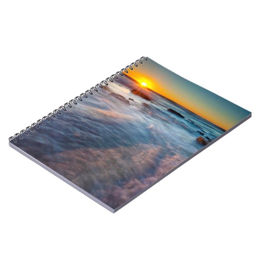 Zonnestralen verlichten de Stille Oceaan Notitieboek (Linkerzijde)