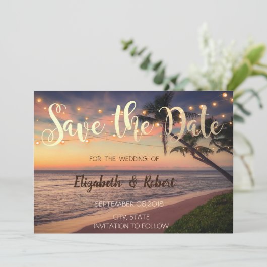 Zonnestrand bruiloft, palmen, lichten sparen de da save the date (Staand voorkant)
