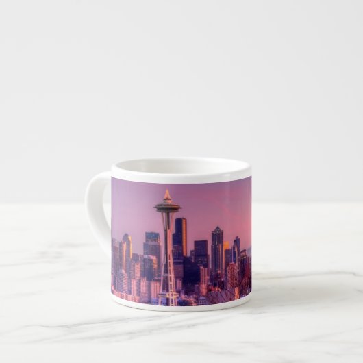 Zonnetijd achter Seattle skyline van Kerry Park. Espresso Kop (Links)