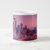 Zonnetijd achter Seattle skyline van Kerry Park. Grote Koffiekop (Voorkant)