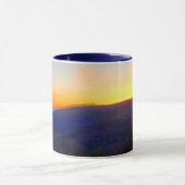 Zonnetijd op de blauwe parkeerplaats mok (Midden)