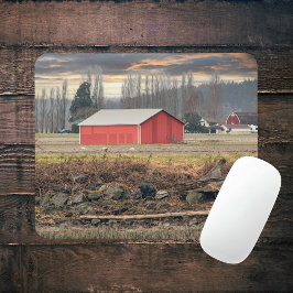 Zonnetijd op de Rode Barn op het Boerderij van Fir Muismat