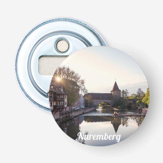 Zonnetijd over de oude middeleeuwse brug in Nürnbe Button Flesopener (Voorkant)