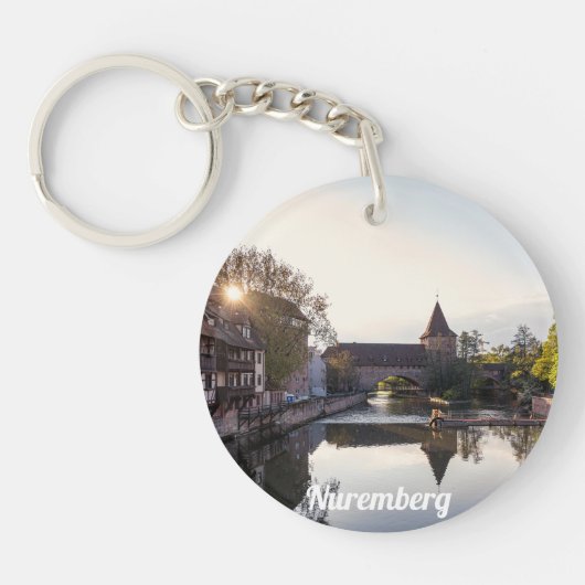 Zonnetijd over de oude middeleeuwse brug in Nürnbe Sleutelhanger (Voorkant)