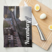 Zonnetijd over de oude middeleeuwse brug in Nürnbe Theedoek (Quarter Fold)