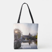Zonnetijd over de oude middeleeuwse brug in Nürnbe Tote Bag (Achterkant)