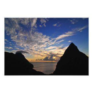 Zonnetijd over de Pitons Foto Afdruk