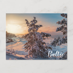 Zonnetijd voor de wintersneeuwkust van het zee briefkaart