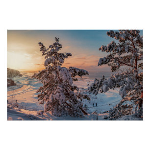 Zonnetijd voor de wintersneeuwkust van het zee perfect poster