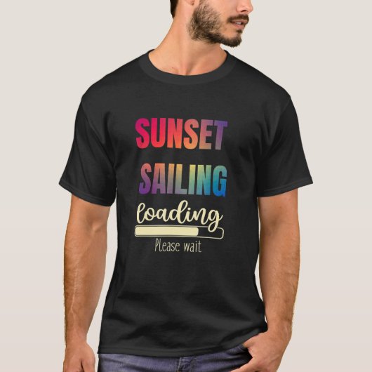 Zonnevaste, zeilboot met zeilboot Fi T-shirt (Voorkant)