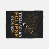 Zonneverduistering 2024 Kaart Verduistering april  Fleece Deken (Voorkant (Horizontaal))