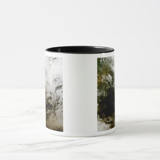 Zonneverduistering in Zuidoost-Azië Mok (Midden)