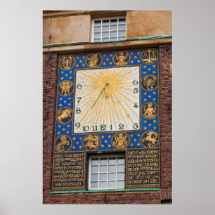 Zonnewijzer op gebouw, Duitsland Poster