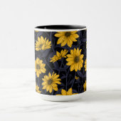 Zonnewortel, wilde zonnebloem in geel en blauw mok (Midden)