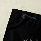 Zonnezand en een Drink In My Hand Beach Cruise Strandlaken (In situ)