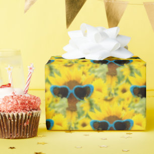 Zonnezonnebrillen voor het hart op zonnebloemen cadeaupapier