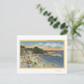 Zonnezwemmers en zwemmers op het strand briefkaart (Staand voorkant)