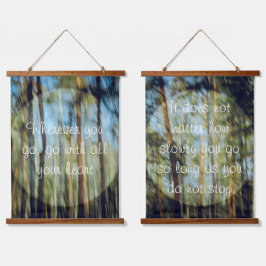 Zonnig dennenbos hangend wandkleed