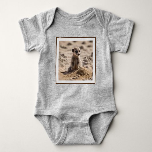Zonnige dagen: Baby Meerkat's Beach Adventure Romper (Voorkant)