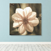 Zonnige Dahlia Canvas Afdruk (Insitu (Houten vloer))