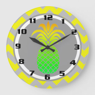 Zonnige gele en grijze ananas op Chevron patroon Grote Klok