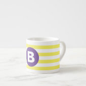 Zonnige Gele Gestreepte Paarse Monogram Espresso Kop (Voorkant rechts)