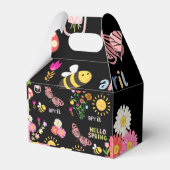 Zonnige lente bloeit bloemontwerp met zoemende bij bedankdoosjes (Achterkant)