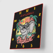 Zonnige olifant in de schaduw vierkante klok (Hoek)