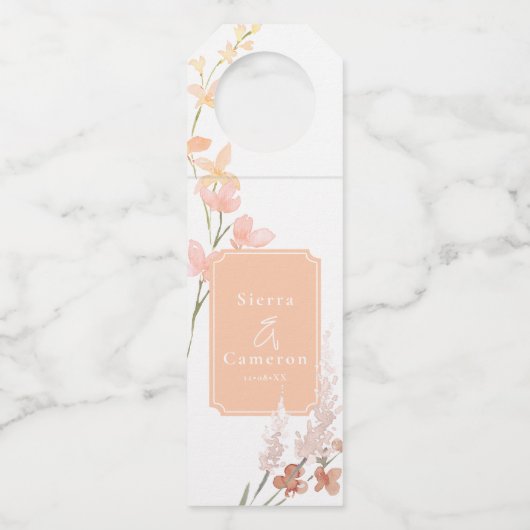 Zonnige Wildbloem Bruiloft Abrikoos ID1023 Flessenhanger (Voorkant)