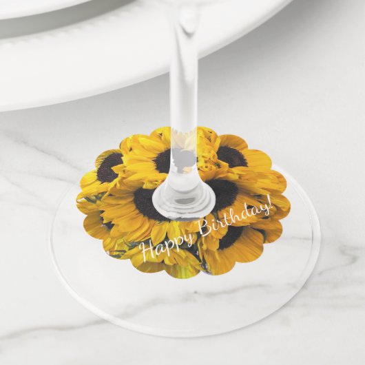 Zonnige zonnebloem wijnglaslabel (Dichtbij)