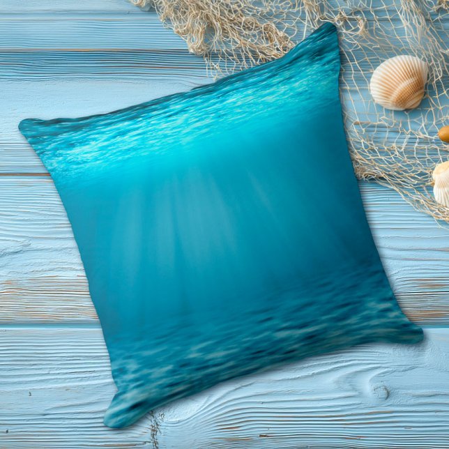 Zonovergoten Blauwe Oceaansonscene Kussen (Creator heeft geüpload)