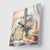 Zonovergoten raam cottage met wilde bloemen vierkante klok (Hoek)