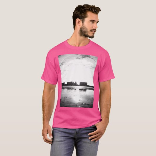 Zonovergoten Uitzicht aan het strand met reflectie T-shirt (Voorkant volledig)