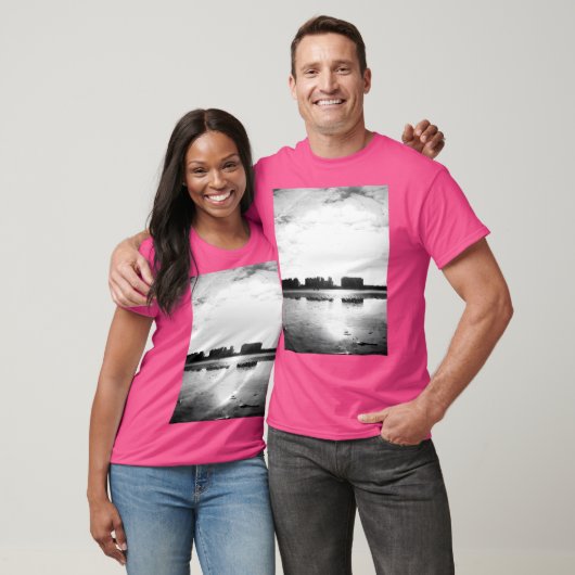 Zonovergoten Uitzicht aan het strand met reflectie T-shirt (Unisex)