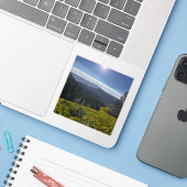 Zonovergoten Vallei Vinyl Sticker (Laptop met iPhone)