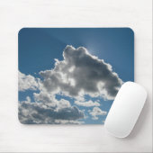 Zonovergoten Wolken Onder Open Hemel Muismat (Met muis)