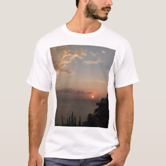 zonsondergang aan de caraïbische kust t-shirt